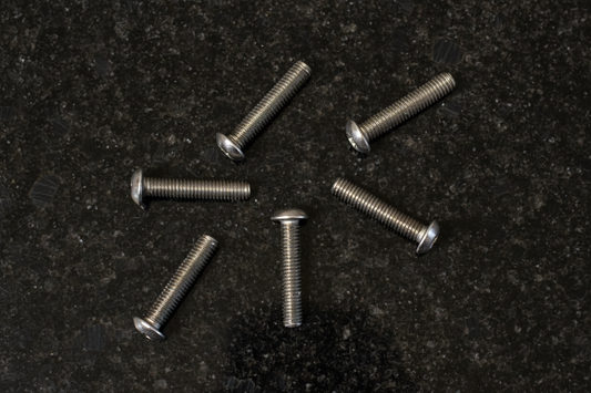 Titanium Roundhead Screws 3x15 (6)