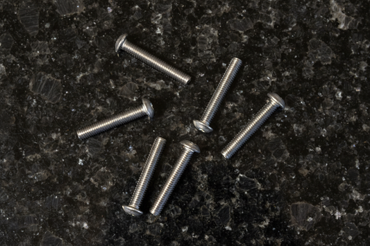 Titanium Roundhead Screws 3x18 (6)