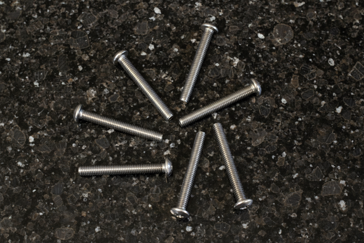 Titanium Roundhead Screws 3x24 (6)