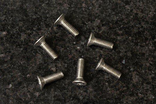 Titanium Countersunk 2.5x8 (6)