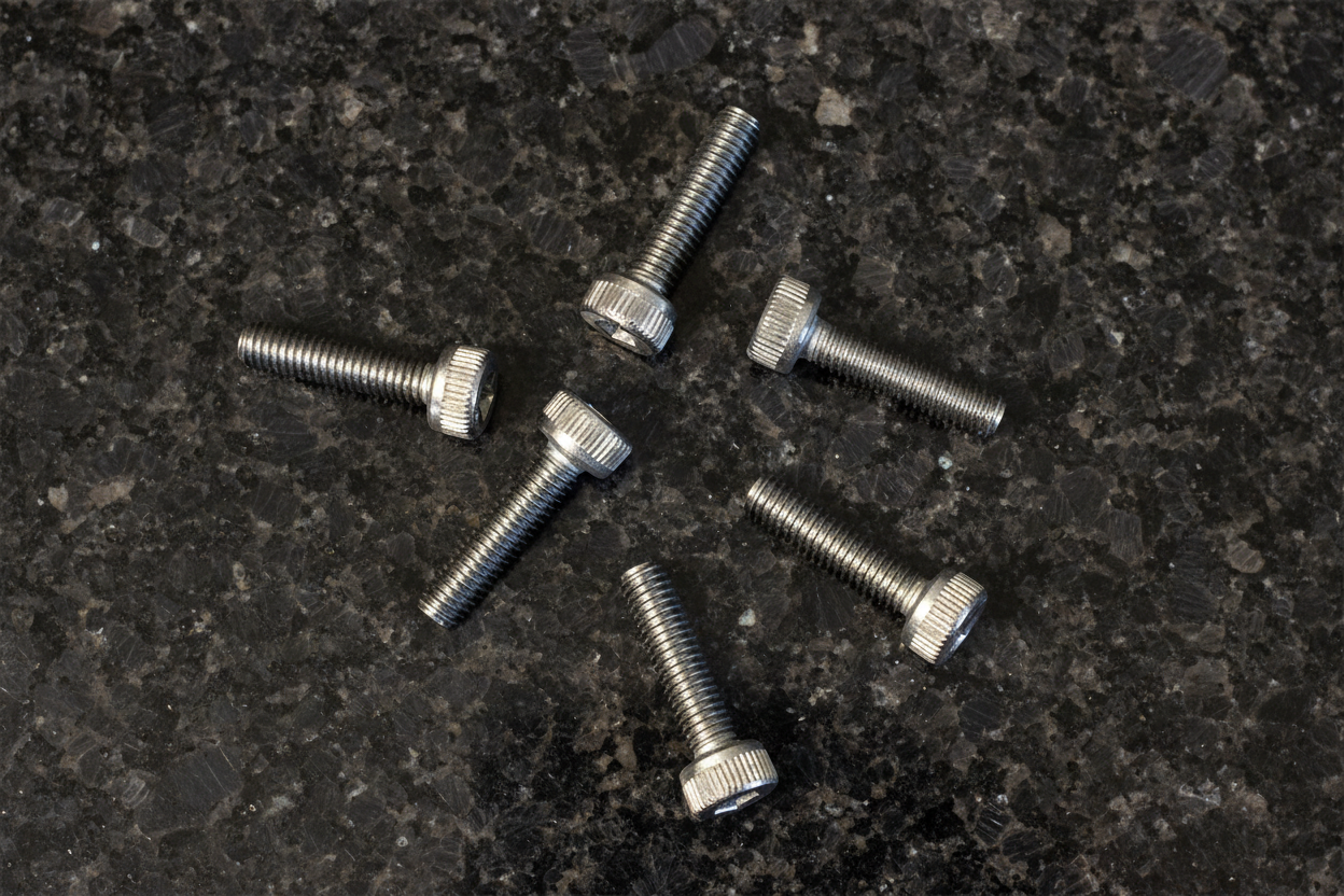 Titanium Caphead Screws 3x12 (6)